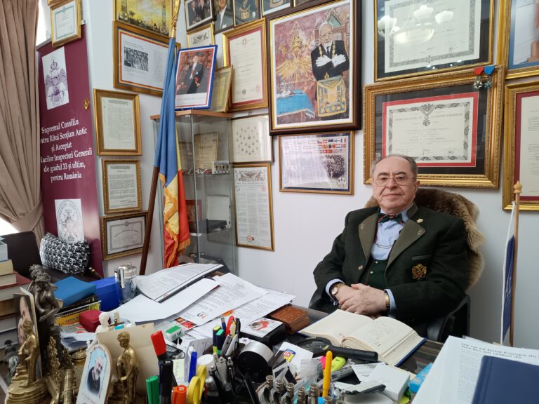 General Săvoiu - La Birou