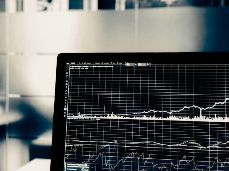 Activele fondurilor deschise de investiţii au depăşit pragul de 30 miliarde lei, un maxim istoric pentru piaţa locală – 03.09.2025