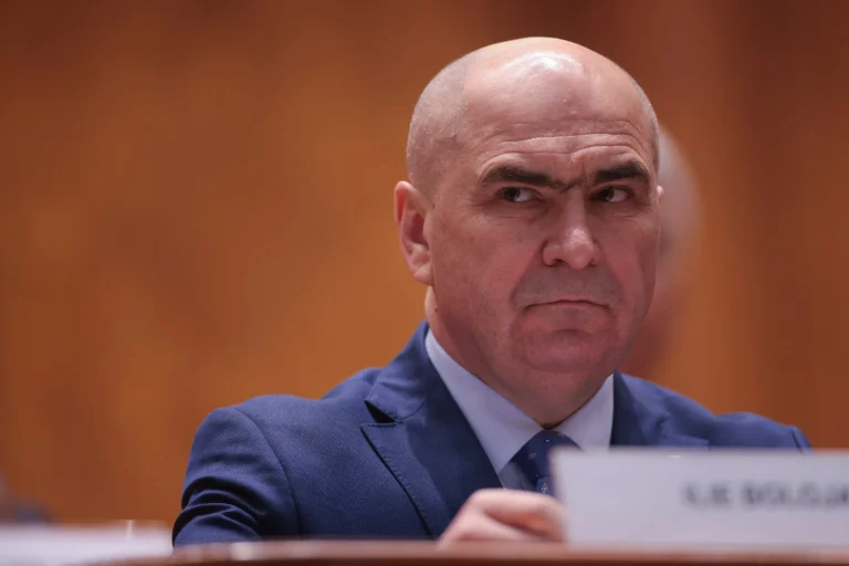 În ciuda presiunilor PSD, Bolojan nu vrea să renunțe la USR